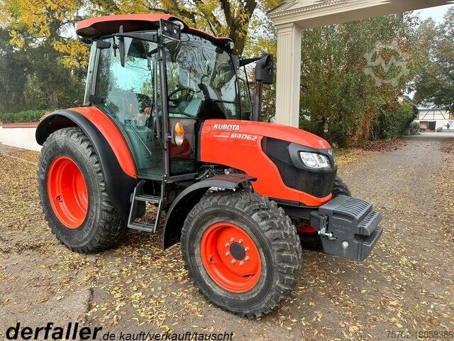 Traktor Kubota M4062 Hydraulic Shuttle mit Rasenbereifung