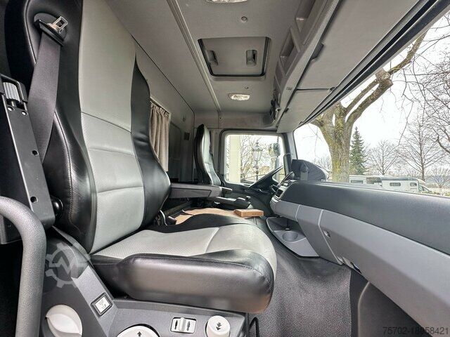 Szarvasmarha-szállító teherautó Mercedes-Benz Actros 2544 6 Pferde + Kiste Popout