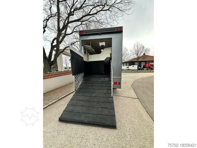 Szarvasmarha-szállító teherautó Mercedes-Benz Actros 2544 6 Pferde + Kiste Popout