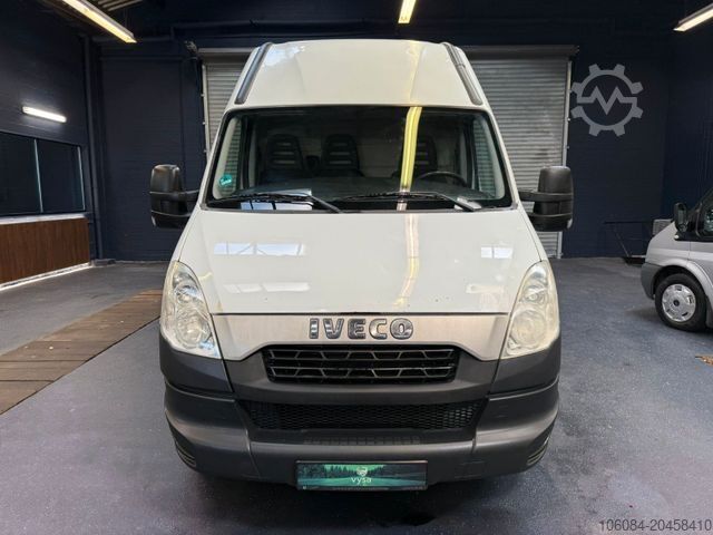 Dobozos furgon IVECO Daily 35C15 3,0 Liter Kasten L2 H2 AHK 3,5T