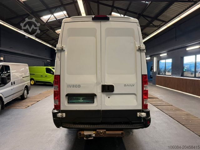 Magas tetős furgon IVECO Daily 35C15 3,0 Liter Kasten L2 H2 AHK 3,5T