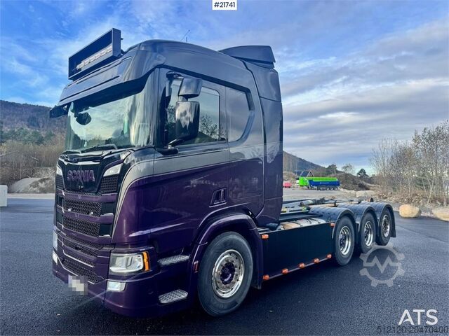 System för krokarm Scania R580 Tridem Hooklift w/ Crane hydraulics. Freshly