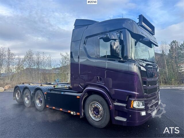 System för krokarm Scania R580 Tridem Hooklift w/ Crane hydraulics. Freshly