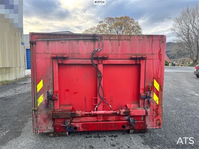 Equipos de almacenamiento BFAB Fish tank for hook truck.