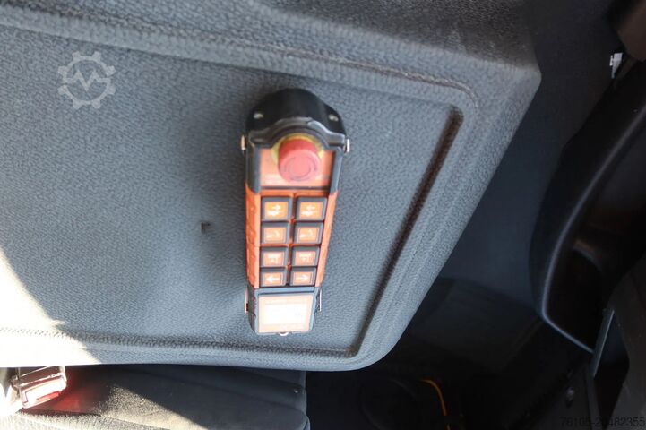 Biltransportör Mercedes-Benz Atego 1221 L Takelwagen 6 Persoons