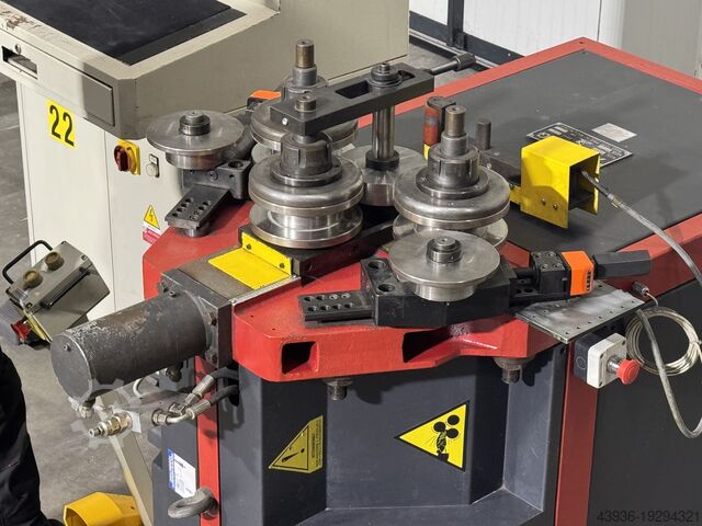 Máquina curvadora de anillos y perfiles TAURING Delta 50 CNC