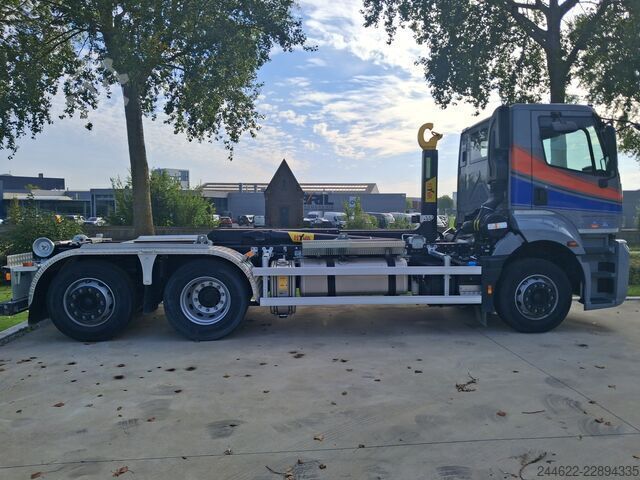 Camion benne à bras amovible Ford F-Line 6x2 containerhaak