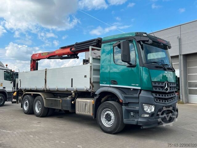 Γερανός τοποθετημένος σε φορτηγό MERCEDES-BENZ Arocs 2648 6x2 3-Achs Kipper Heckkran Funk