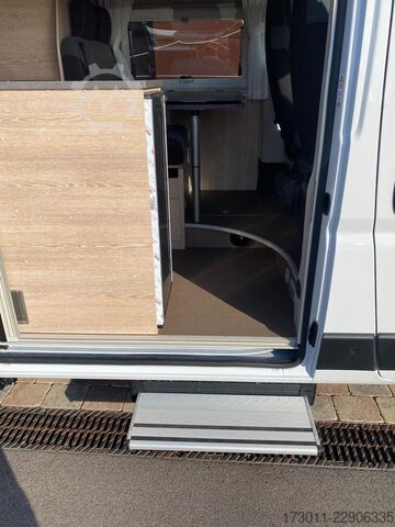 Camper van PÖSSL Vario 545 Premium Markise 5-Sitzer