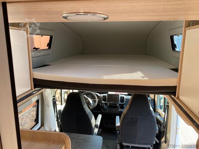 Camper van PÖSSL Vario 545 Premium Markise 5-Sitzer
