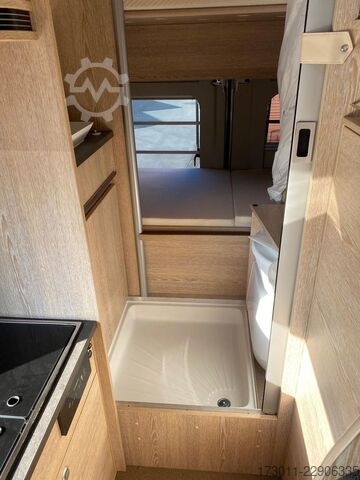 Camper van PÖSSL Vario 545 Premium Markise 5-Sitzer