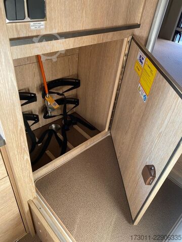 Camper van PÖSSL Vario 545 Premium Markise 5-Sitzer