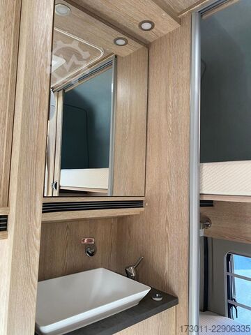 Camper van PÖSSL Vario 545 Premium Markise 5-Sitzer