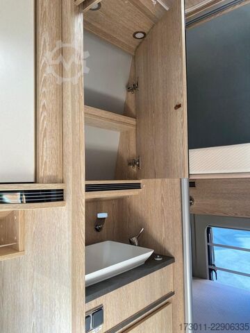 Camper van PÖSSL Vario 545 Premium Markise 5-Sitzer
