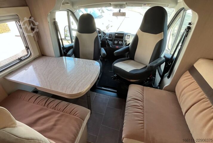 Poluintegrisani kamper BÜRSTNER Ixeo T 734 - Hub/Queensbett - Klima -