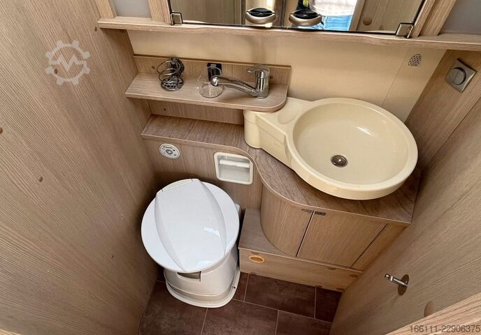 Poluintegrisani kamper BÜRSTNER Ixeo T 734 - Hub/Queensbett - Klima -