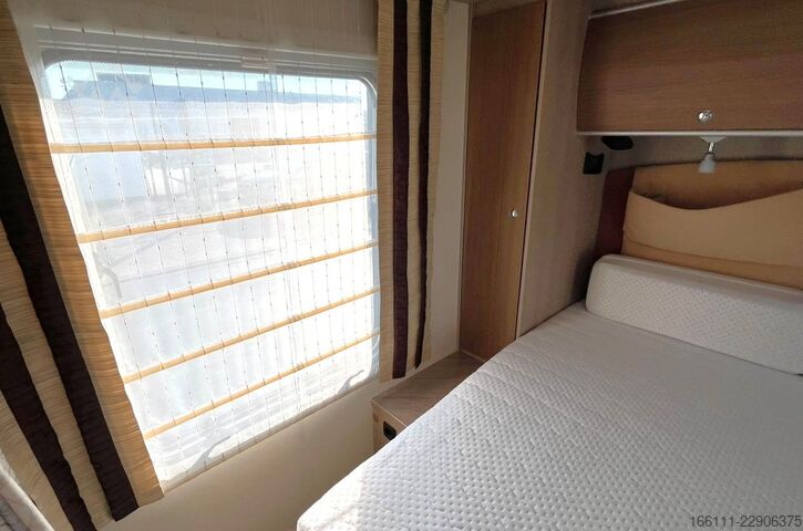 Poluintegrisani kamper BÜRSTNER Ixeo T 734 - Hub/Queensbett - Klima -