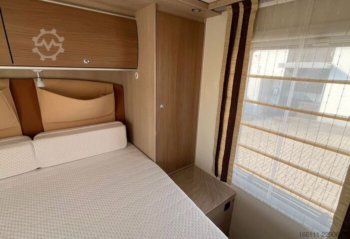 Poluintegrisani kamper BÜRSTNER Ixeo T 734 - Hub/Queensbett - Klima -