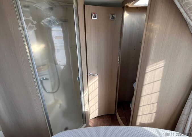 Poluintegrisani kamper BÜRSTNER Ixeo T 734 - Hub/Queensbett - Klima -