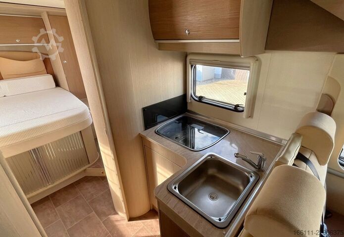 Poluintegrisani kamper BÜRSTNER Ixeo T 734 - Hub/Queensbett - Klima -