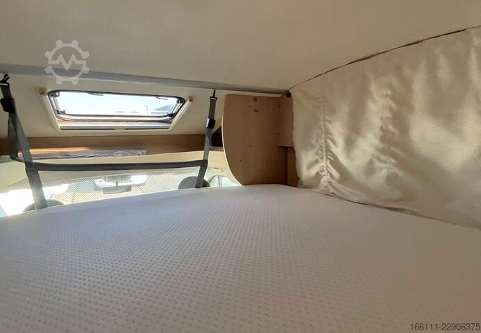 Poluintegrisani kamper BÜRSTNER Ixeo T 734 - Hub/Queensbett - Klima -