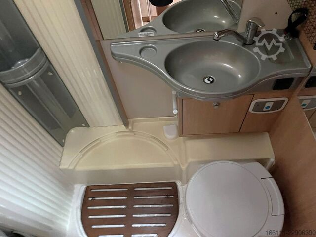 Poluintegrisani kamper SUNLIGHT T 66 - Einzelbetten - Solar - Klima - Tempomat -
