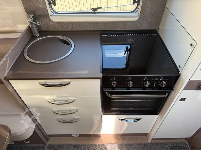 Yarı entegre karavan BÜRSTNER BÜRSTNER 644G FREISTAAT SCHW. LYSEO TD HL*Autom.