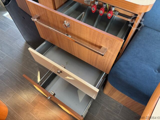 Kamper z alkową Eura Mobil EURA MOBIL HS 570 | Hecksitzgruppe,Markise,NAVI*