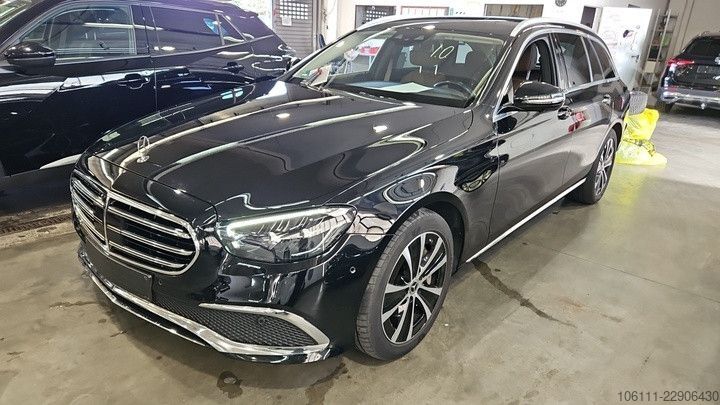 Minibuss MERCEDES-BENZ E 300 de T EXCLUSIVE Interieur 360° DISTRONIC
