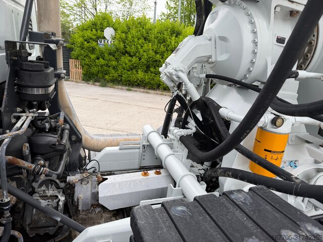 Betonomieszarka Iveco TRAKKER 500