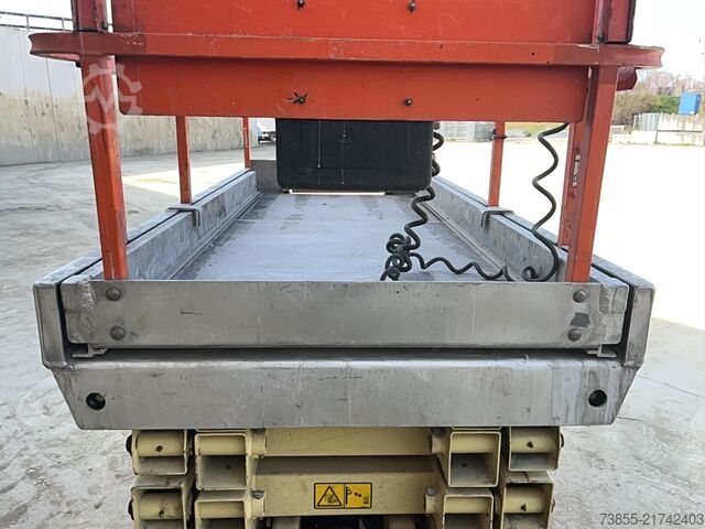 Stół podnoszący nożycowy JLG 2646ES (10m)