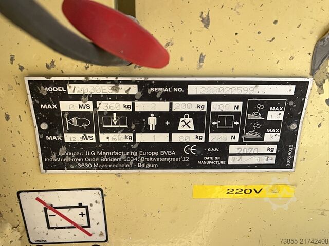 Stół podnoszący nożycowy JLG 2030 Es (8m)