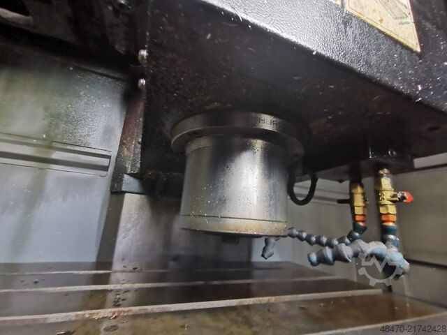 Pionowe centrum obróbcze HURCO VM 10 i