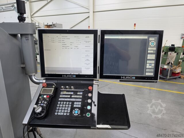 Pionowe centrum obróbcze HURCO VM 10 i