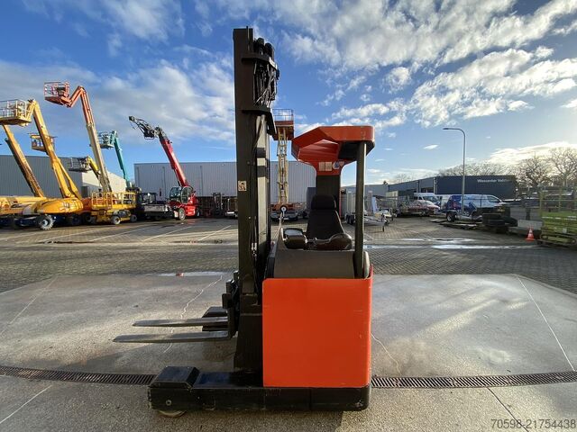 BT RR B2 / 14 Schubmaststapler, Baujahr 1995, Hubhöhe 7 Meter BT RR B2 / 14 Reachtruck, 7 meter