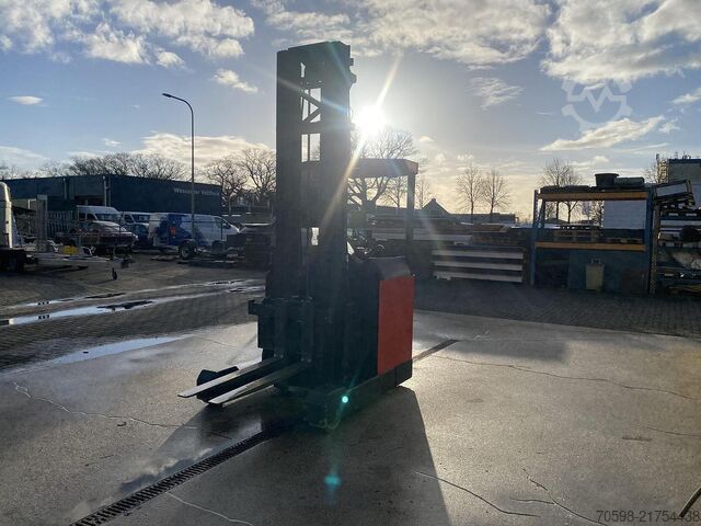 BT RR B2 / 14 Schubmaststapler, Baujahr 1995, Hubhöhe 7 Meter BT RR B2 / 14 Reachtruck, 7 meter