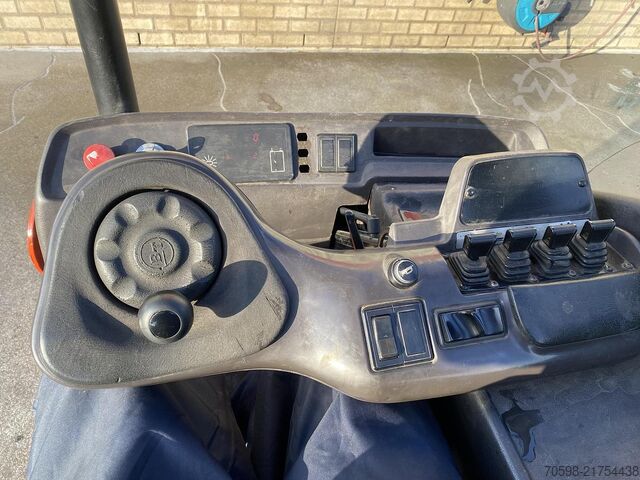 BT RR B2 / 14 Schubmaststapler, Baujahr 1995, Hubhöhe 7 Meter BT RR B2 / 14 Reachtruck, 7 meter