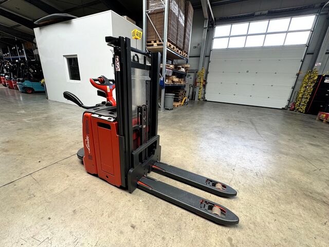 2020 S + UVV 09/2027 607 timer Linde D12AP