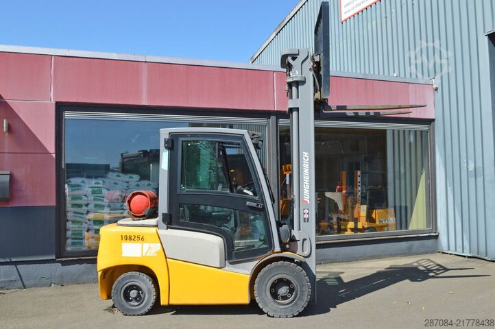 Chariot élévateur Jungheinrich TFG 430