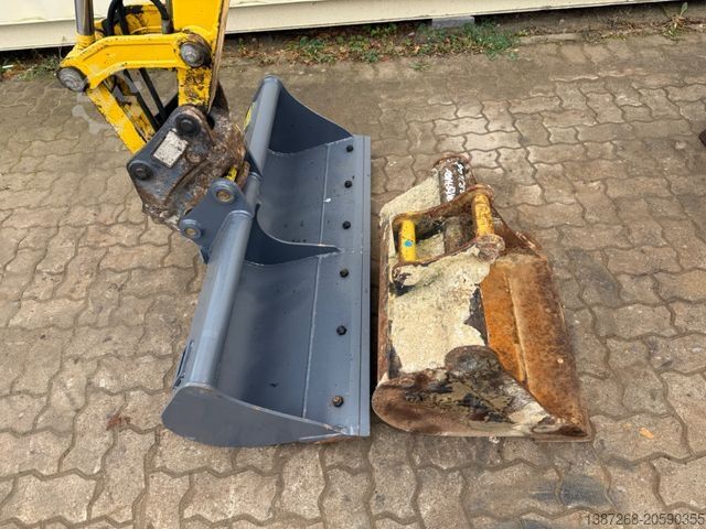 Minigraafmachine KOMATSU PC26MR-3 / 2020 BJ / 2.082 H /  2 x Löffel