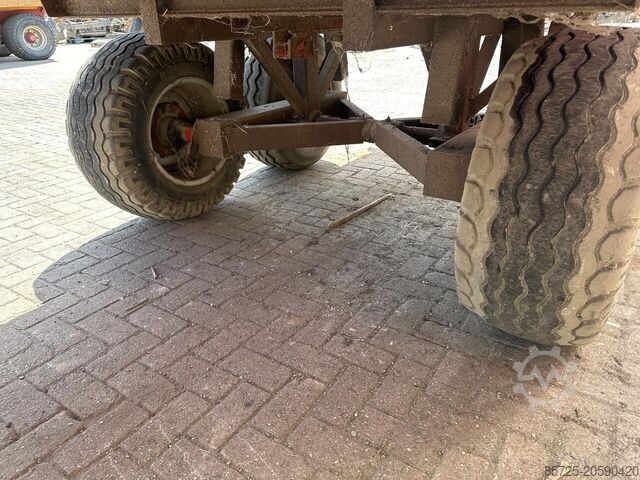 Atrelado da plataforma Balenwagen