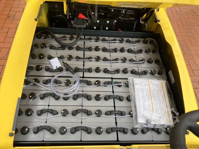 Electric 4-wheel forklift Hyster J 3.0 XN