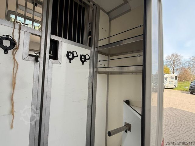 Viehtransporter RENAULT Master STX 5 Sitzer Standard