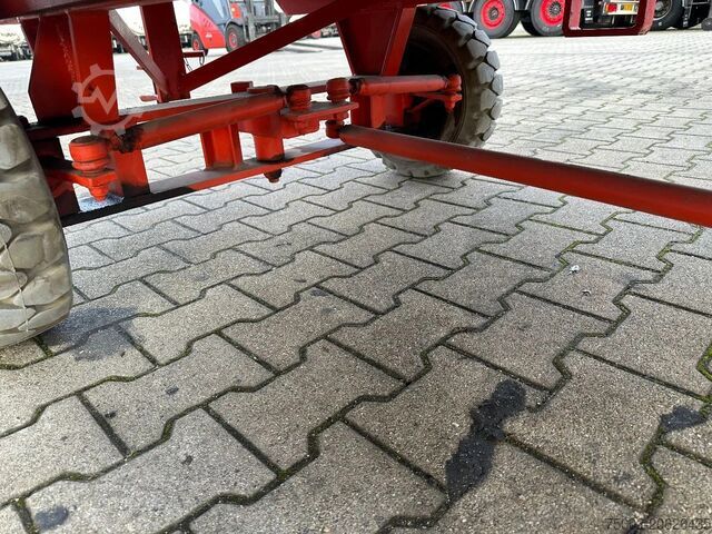 Platform vrachtwagen Mafi stack of 2x double-steered and connectable heav...