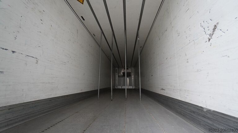 Gekoeld/bevroren transport Schmitz Cargobull 3 AXLE FRIGO TRAILER WITH THERMO KING SLX I