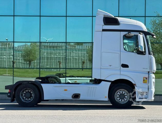 Standardowy ciągnik siodłowy MERCEDES-BENZ Actros 1845 LEAF - AIR PTO + HYDRAULICS TOP COND