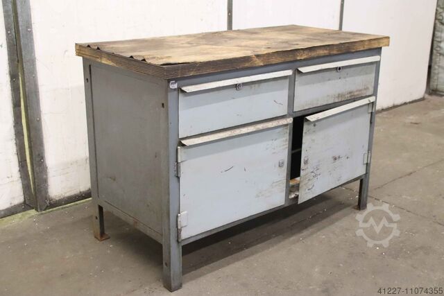 Werkbank unbekannt 1255/595/H850 mm