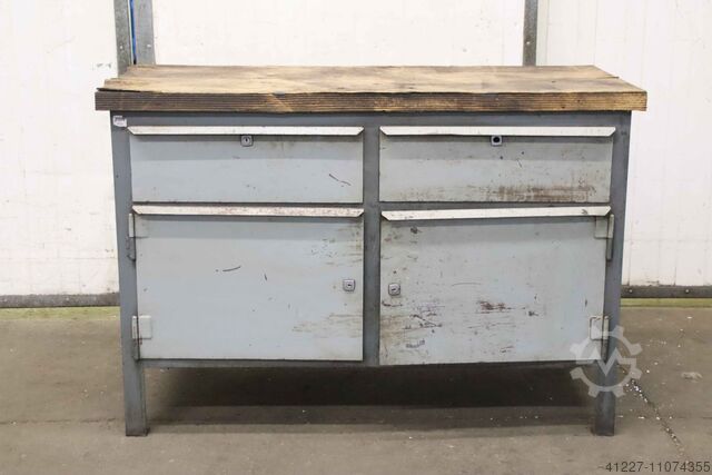 Werkbank unbekannt 1255/595/H850 mm