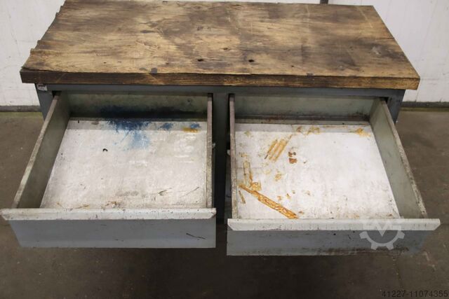 Werkbank unbekannt 1255/595/H850 mm