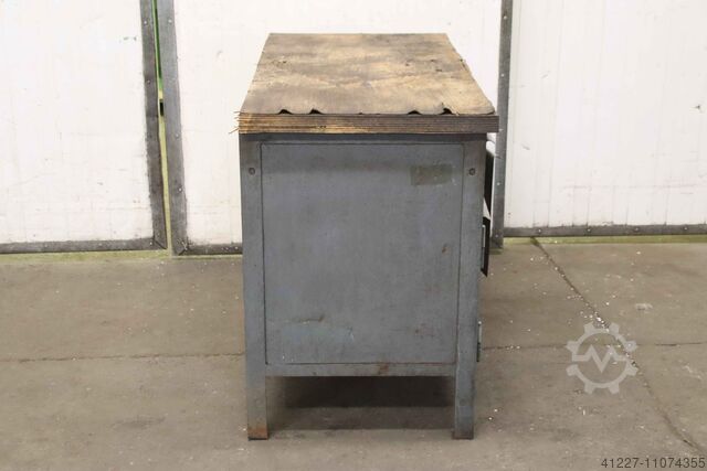 Werkbank unbekannt 1255/595/H850 mm